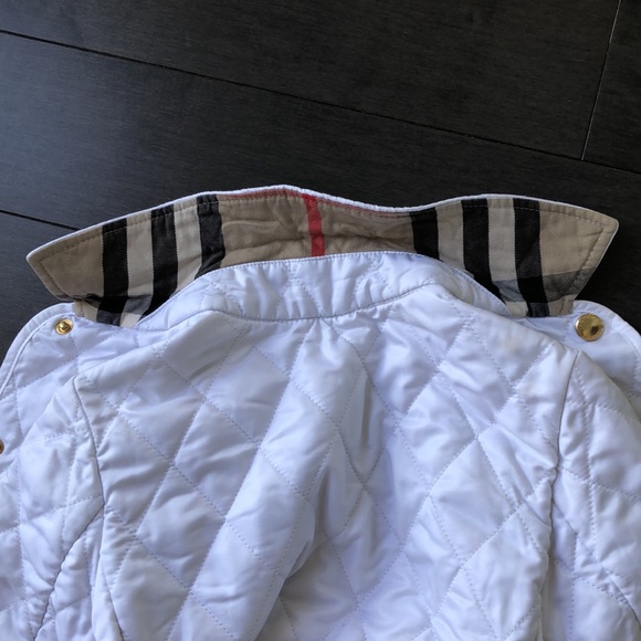 Classic Burberry quilted jacket. Size 3 - Picture 7 of 8